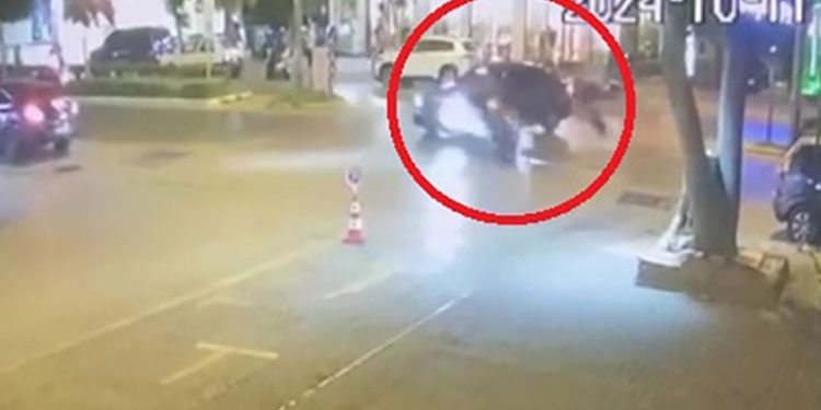 Ankara’da eğlence merkezinde bir kişi görüştüğü kadını öldürdükten sonra kendini vurdu