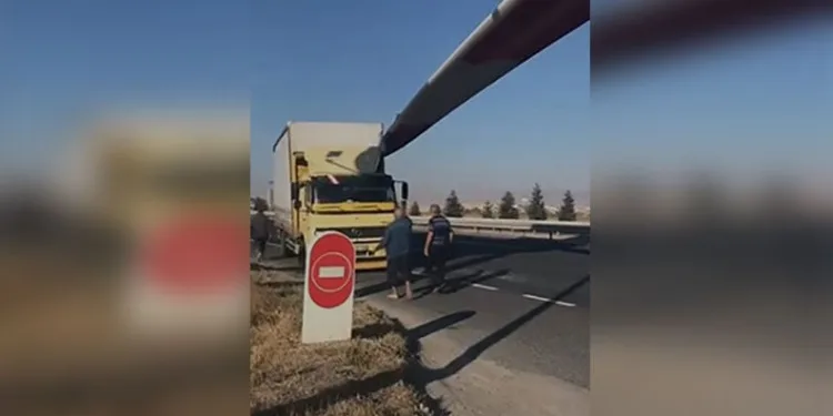 Başakşehir’de cadde ortasında alacak verecek kavgası