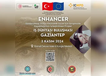 Kahvaltı için aldığı peynirden metal somun çıktı