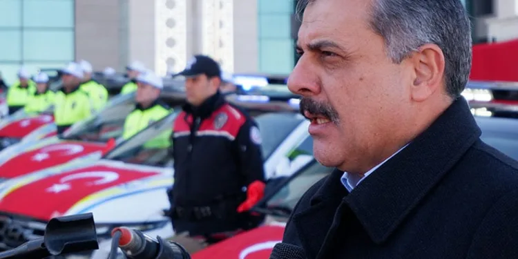 Kameralara aldırış etmeden iki elektrikli bisiklet çaldı