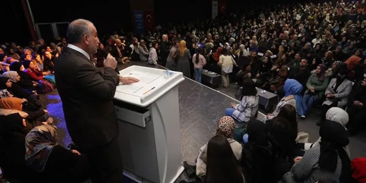 “Meme kanseri el ile fark edilene kadar tümör büyümüş oluyor, düzenli kontrole gidin”