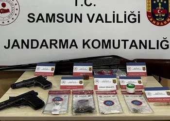 Otomobil ile motosiklet çarpıştı: 1 yaralı