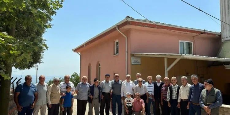 İmamı olmayan köyde vatandaşlar bakın ne yapıyor