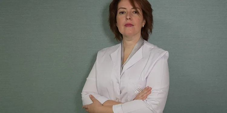 Kahvaltı için aldığı peynirden metal somun çıktı