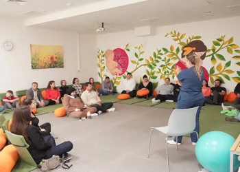 Kartepe’de meme kanserine farkındalık eğitimi