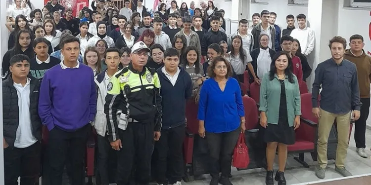 “Meme kanseri el ile fark edilene kadar tümör büyümüş oluyor, düzenli kontrole gidin”