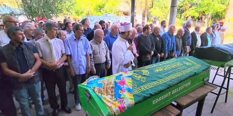 Durakta kadını taciz etti: Takip ederek aynı otobüse binince vatandaşlar darp etti