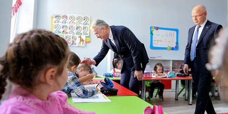 Osmangazi’de İsmet Paşa Parkı hizmete açıldı