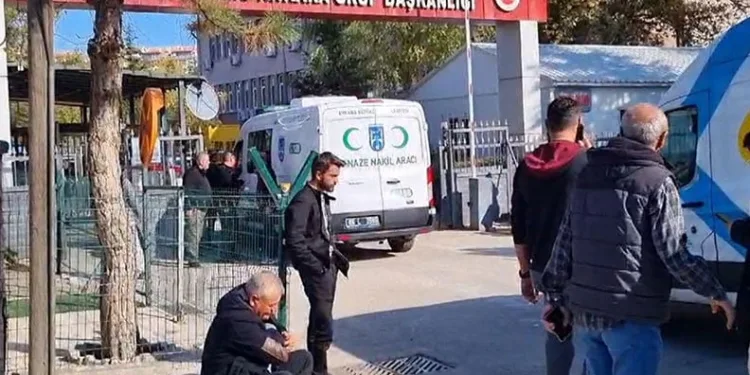 Şehit ailelerinin Adli Tıp Kurumu’nda bekleyişi