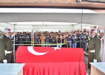 Otomobil ile motosiklet çarpıştı: 1 yaralı