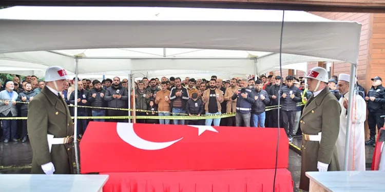 Otomobil ile motosiklet çarpıştı: 1 yaralı