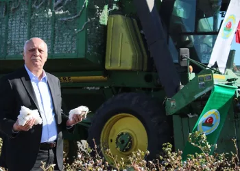 Depremzede anne, iyilik için sürüyor