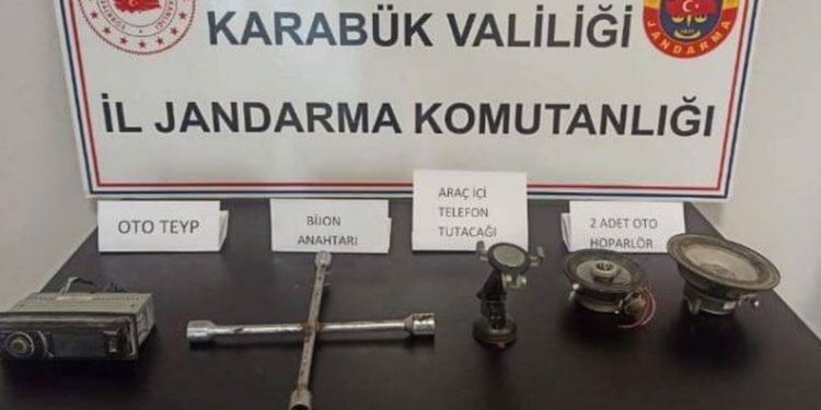 Otodan hırsızlık yapan zanlı yakalandı