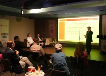 “Meme kanseri el ile fark edilene kadar tümör büyümüş oluyor, düzenli kontrole gidin”