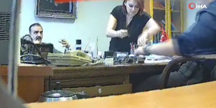 Savcıyı makamında tehdit eden çete üyeleri adliyeye sevk edildi