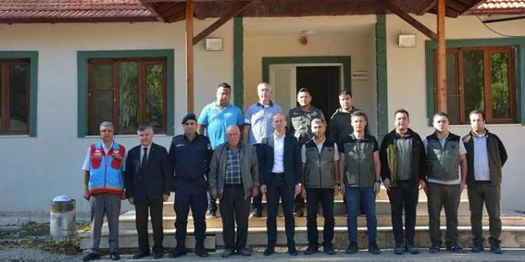 Adana’da zirveye kar yağdı, elma hasadı erken yapıldı