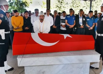 Otomobil ile motosiklet çarpıştı: 1 yaralı