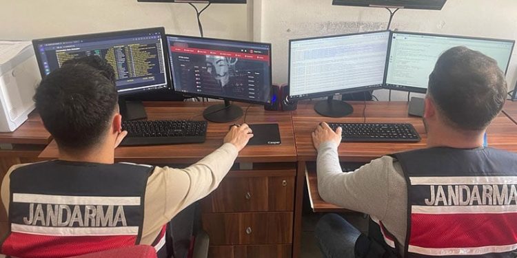 Didim’de 21 düzensiz göçmen yakalandı