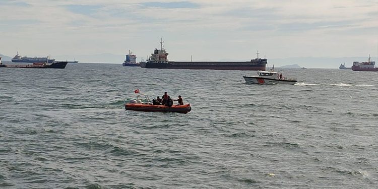 Kamyonet çekiciye bağlı olan yarı römorka çarptı: 1 yaralı