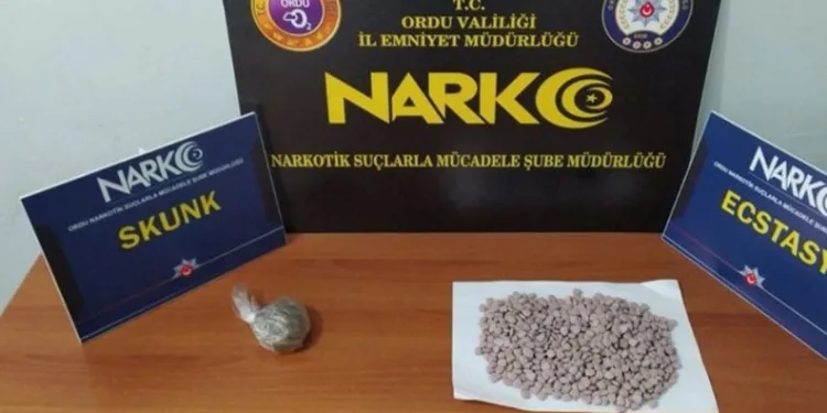 Durakta kadını taciz etti: Takip ederek aynı otobüse binince vatandaşlar darp etti