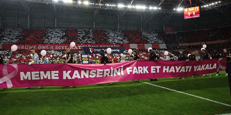 “Meme kanseri el ile fark edilene kadar tümör büyümüş oluyor, düzenli kontrole gidin”