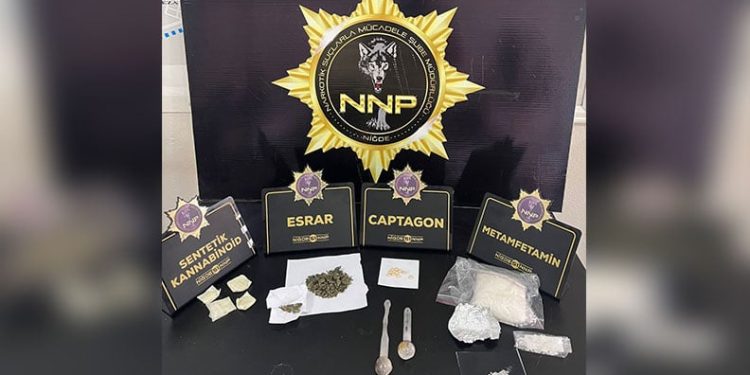 Çanakkale’de narkotik operasyonu: Gözaltındaki 5 şüphelinin emniyetteki işlemleri sürüyor