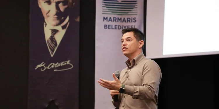 Depremzede anne, iyilik için sürüyor