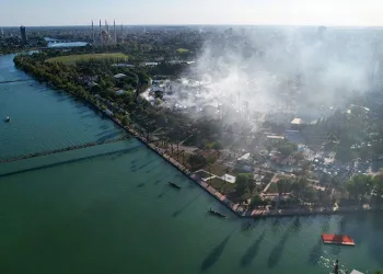 “Meme kanseri el ile fark edilene kadar tümör büyümüş oluyor, düzenli kontrole gidin”