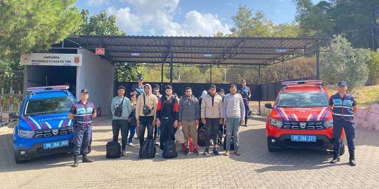 Didim’de 21 düzensiz göçmen yakalandı
