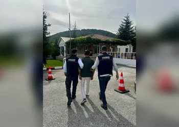 Otomobil takla attı: 1 yaralı