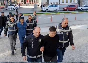 Mersin Bozyazı’da orman yangını büyümeden söndürüldü