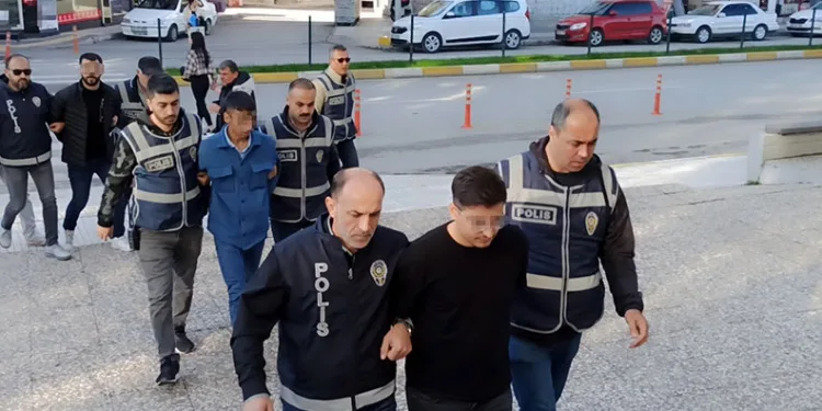 Mersin Bozyazı’da orman yangını büyümeden söndürüldü