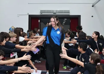 Nilüfer Belediyespor Eker Kadın Voleybol Takımı, öğrencilere altın tavsiyeler