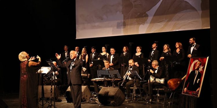 Atatürk Nilüfer’de sevdiği şarkılarla anıldı