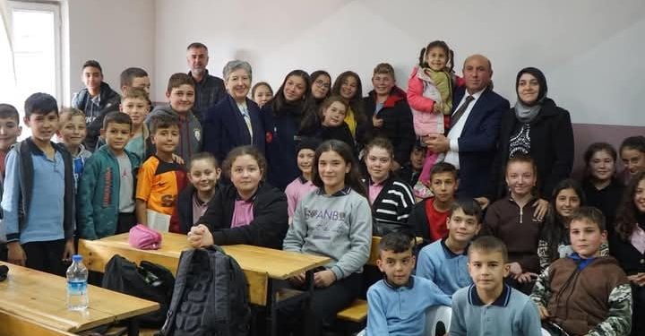 Yazar, öğrencilerle buluştu