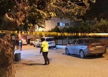 İzmir’de polislere silahlı saldırı