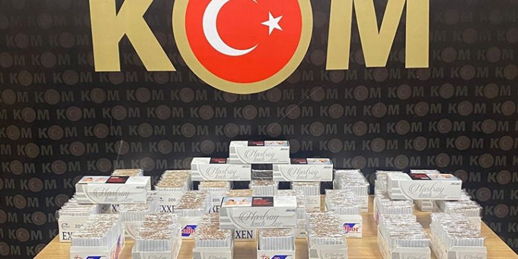 Gümüşhane’de kaçak tütünle doldurulmuş 6 bin 450 adet dolu makaron ele geçirildi