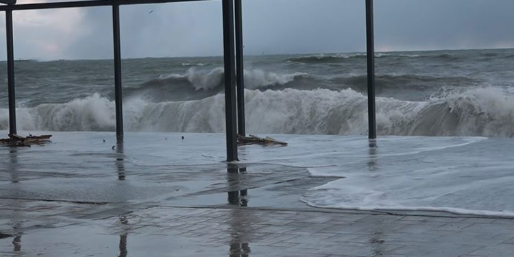 Rize’yi fırtına vurdu