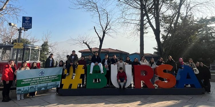 ‘Adım adım, kadim Bursa’ gezileri başladı