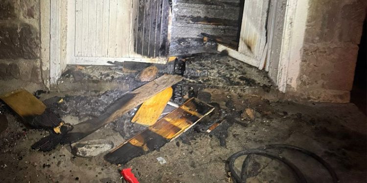 Kayan minibüs ile tır çarpıştı: 2 yaralı