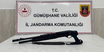 Araç içinde tabancayla vurularak ölen kadın toprağa verildi