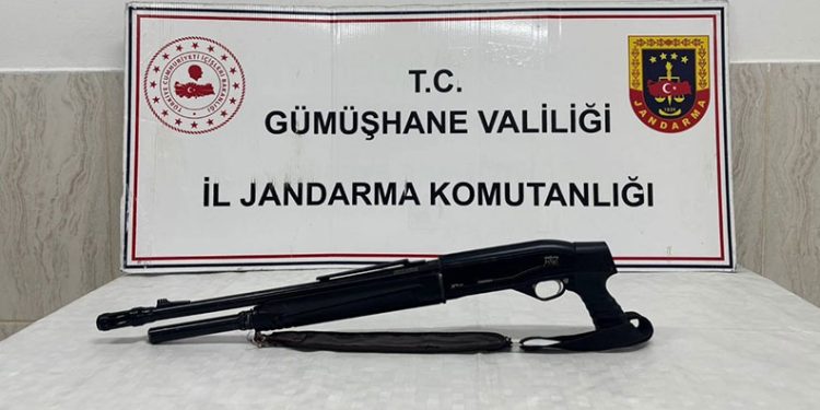 Araç içinde tabancayla vurularak ölen kadın toprağa verildi