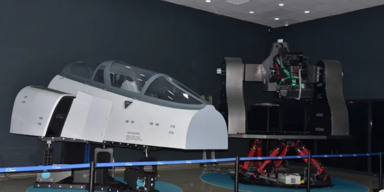 Minik Kaşifler, simülasyon merkezinde