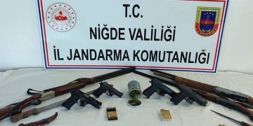 Niğde’de jandarmadan uyuşturucu ve silah operasyonu