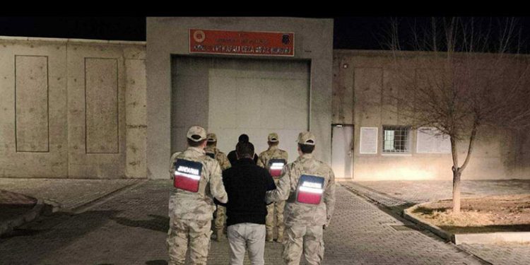 Uyuşturucu maddeyle yakalanan 2 şahıstan 1’i tutuklandı