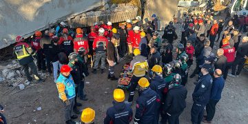 Enkaz altında kalan operatörün cansız bedenine ulaşıldı