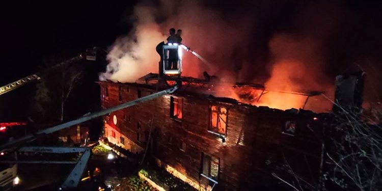 Bartın’da otelde korkutan yangın