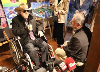 Eşref Armağan Mudanya’da sanatseverlerle buluştu