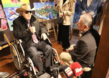 Eşref Armağan Mudanya’da sanatseverlerle buluştu