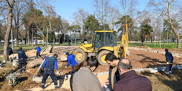 Osmangazi Belediyesi’nden gençlere basketbol sahası